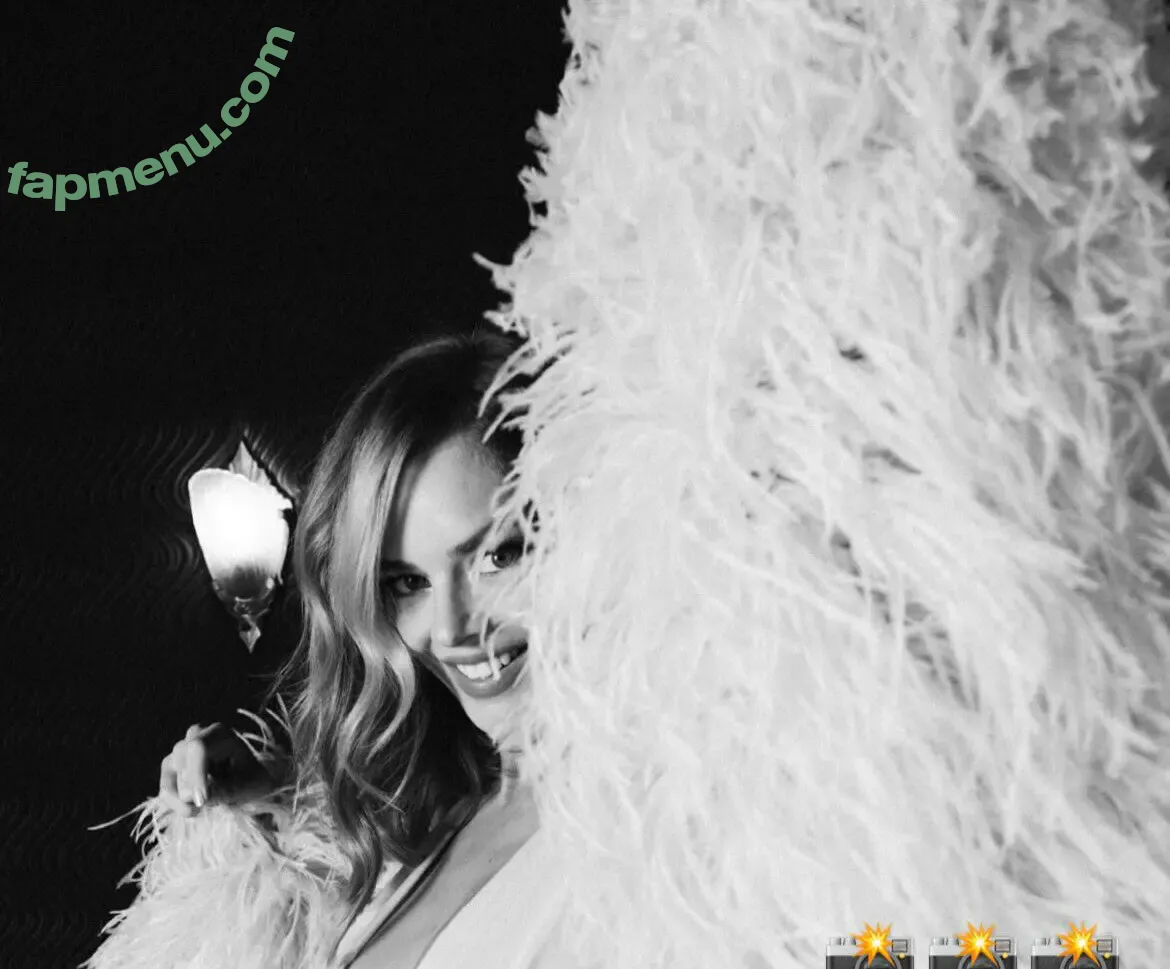 Samara Weaving nude photo #1213 (samara_weaving / samweaving)