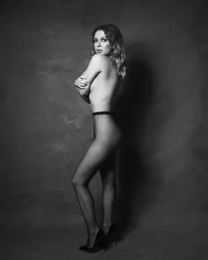 Sammi Hanratty / sammihanratty nude photo #0014