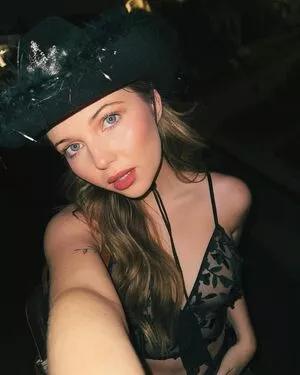 Sammi Hanratty / sammihanratty nude photo #0342