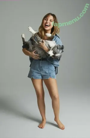 Sammi Hanratty / sammihanratty nude photo #0524