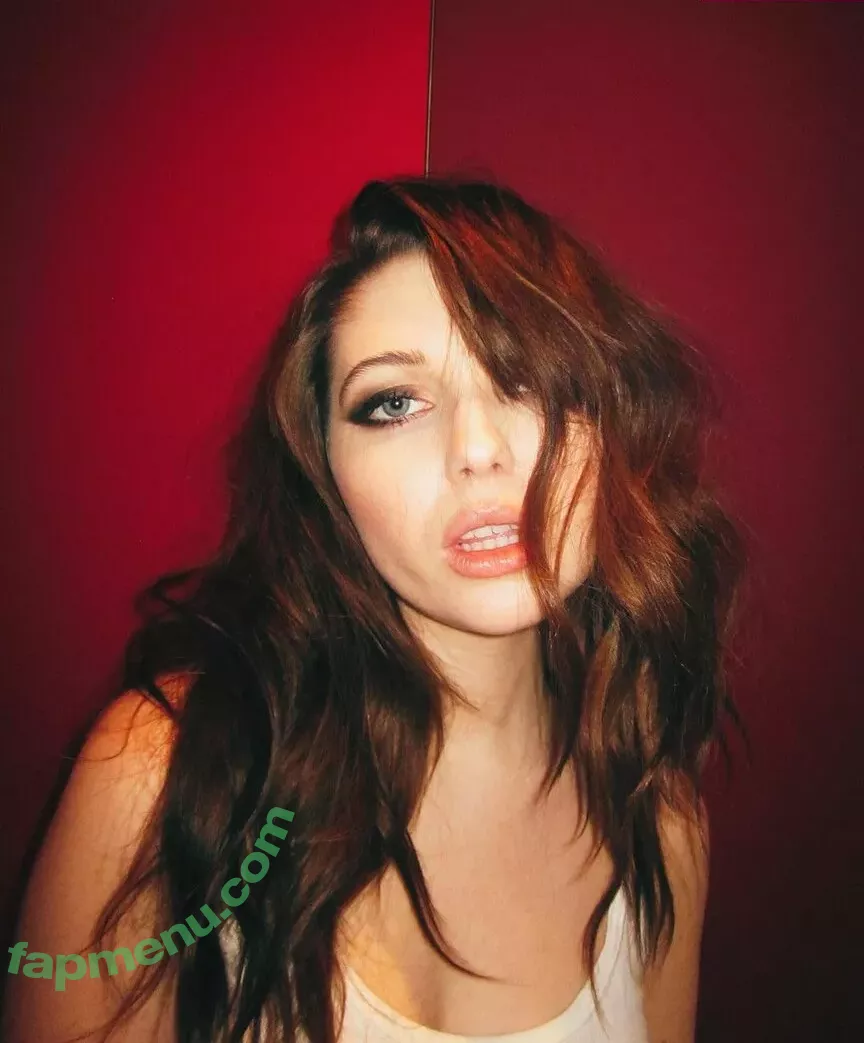 Sammi Hanratty nude photo #0155 (sammihanratty)