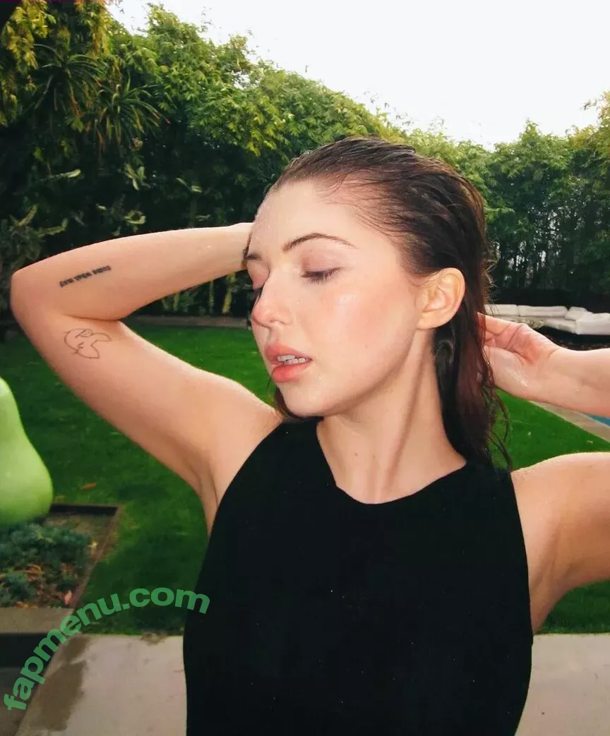 Sammi Hanratty nude photo #0159 (sammihanratty)
