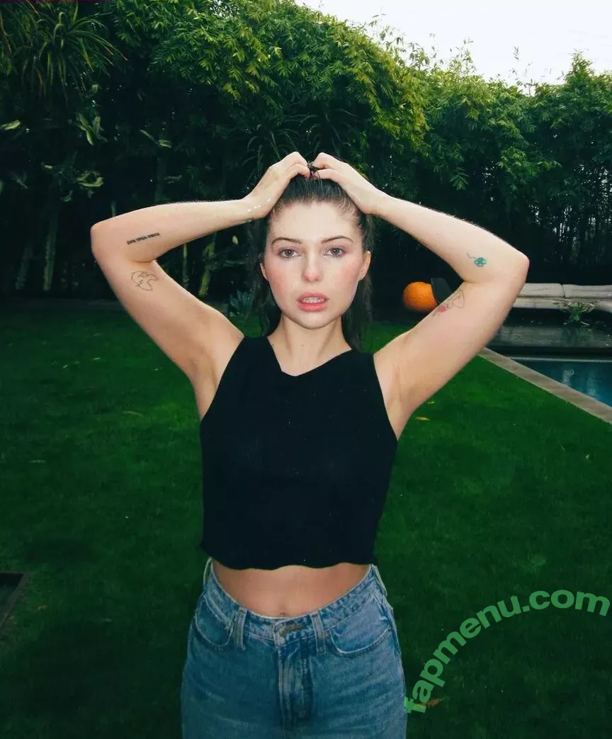 Sammi Hanratty nude photo #0160 (sammihanratty)