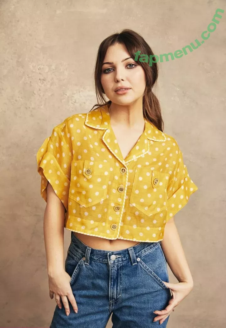 Sammi Hanratty nude photo #0174 (sammihanratty)