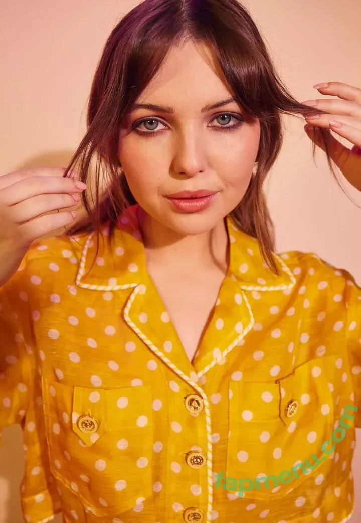 Sammi Hanratty nude photo #0178 (sammihanratty)