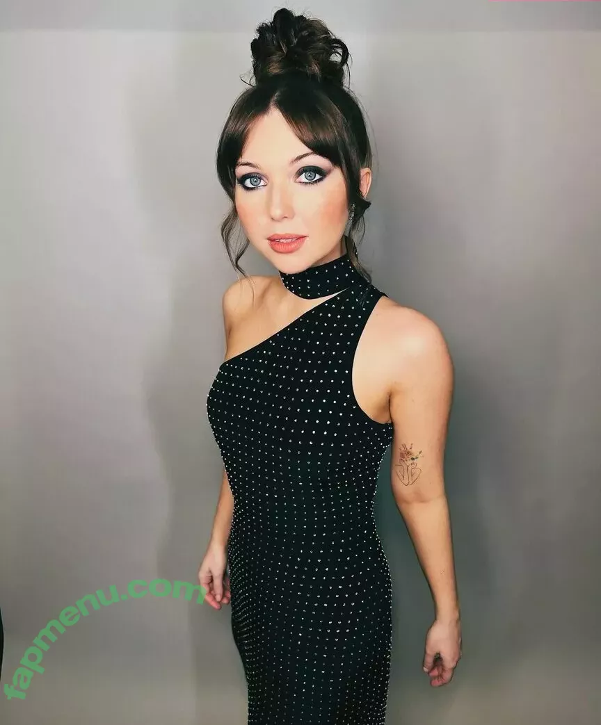 Sammi Hanratty nude photo #0191 (sammihanratty)