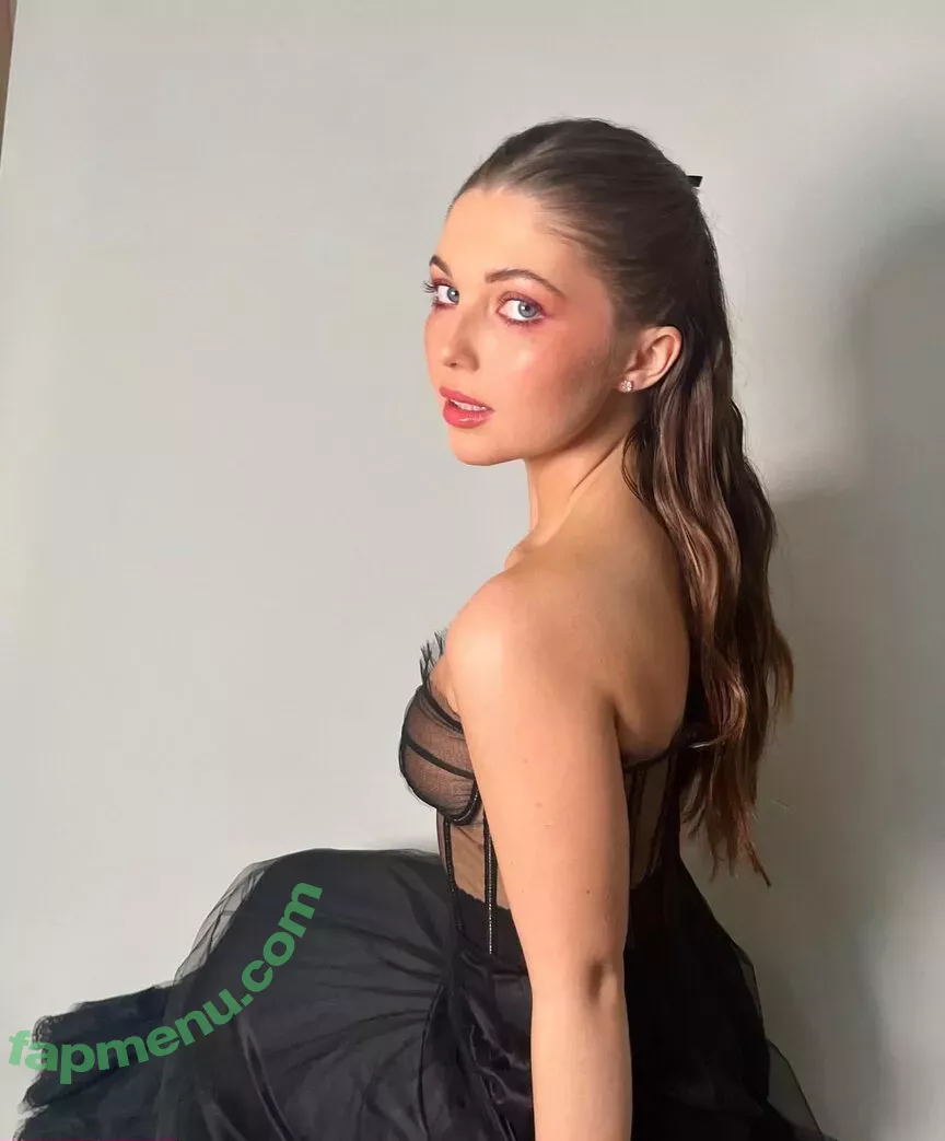 Sammi Hanratty nude photo #0202 (sammihanratty)