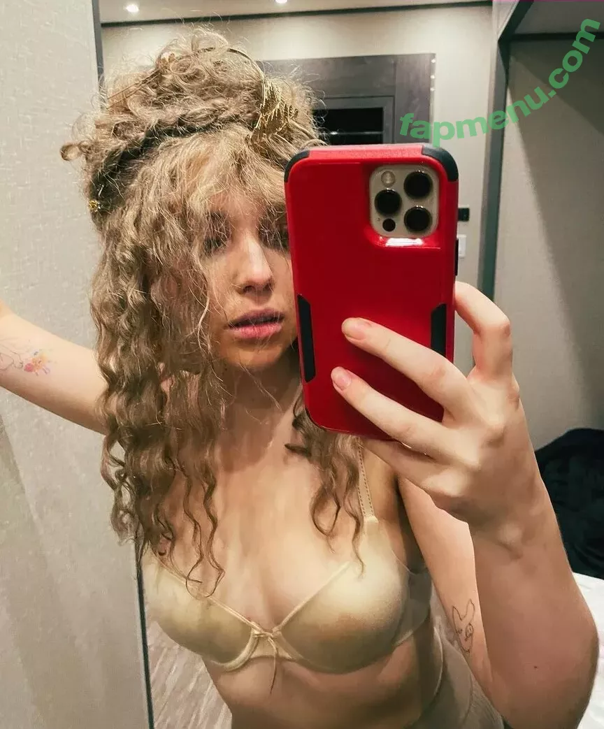 Sammi Hanratty nude photo #0223 (sammihanratty)