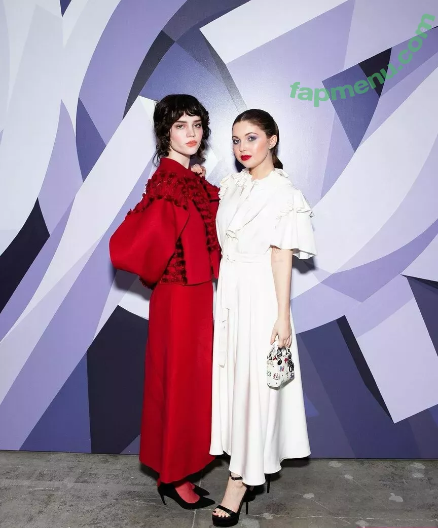 Sammi Hanratty nude photo #0238 (sammihanratty)