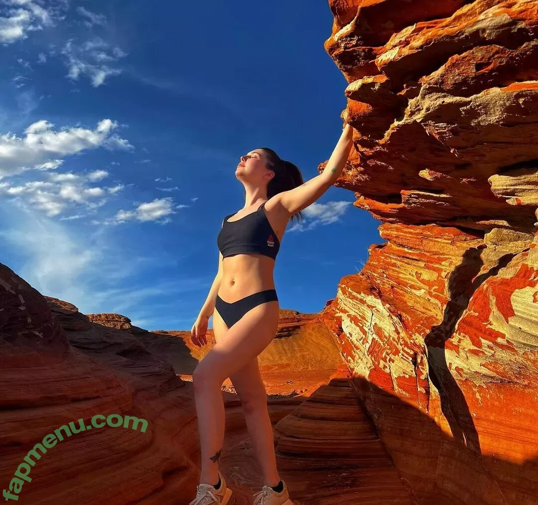 Sammi Hanratty nude photo #0243 (sammihanratty)