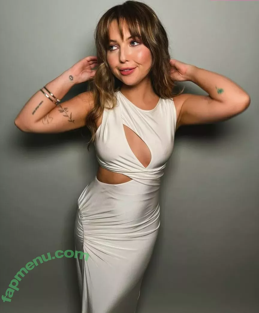 Sammi Hanratty nude photo #0330 (sammihanratty)
