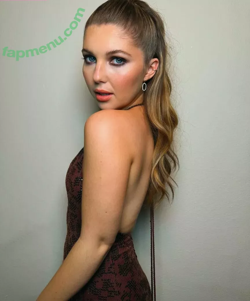 Sammi Hanratty nude photo #0336 (sammihanratty)