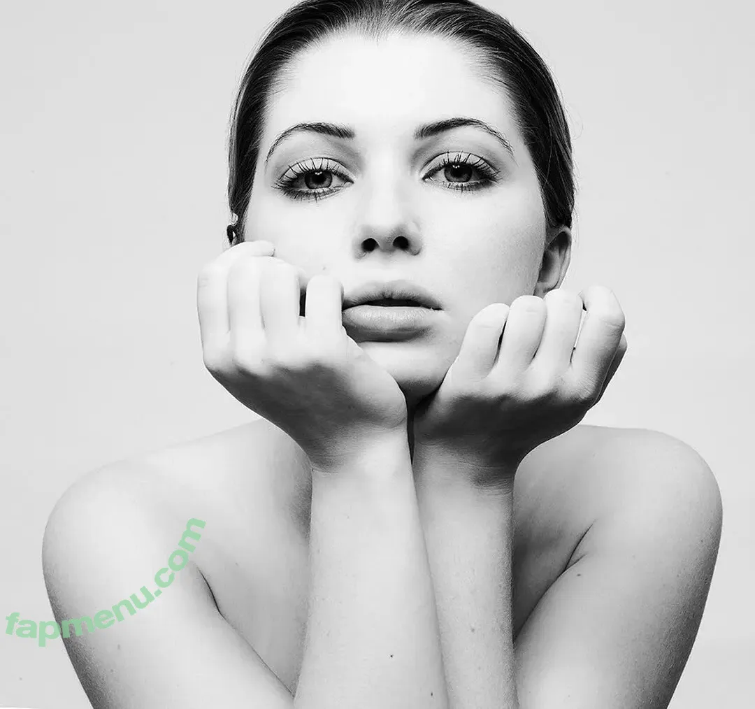 Sammi Hanratty nude photo #0498 (sammihanratty)