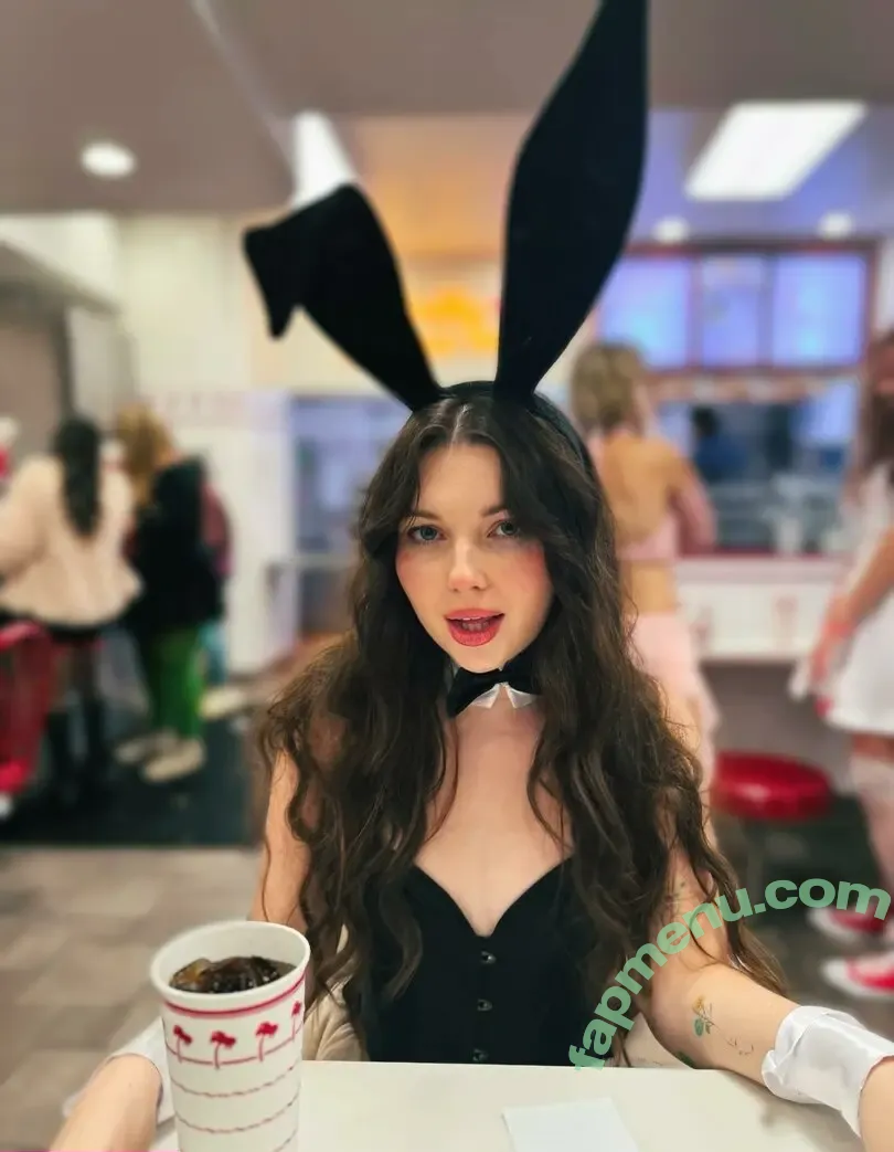 Sammi Hanratty nude photo #0510 (sammihanratty)