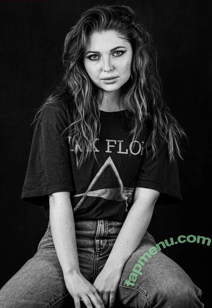 Sammi Hanratty nude photo #0528 (sammihanratty)