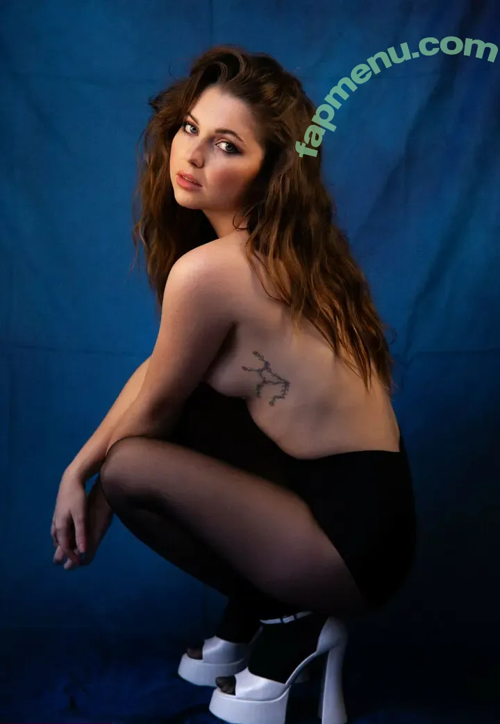Sammi Hanratty nude photo #0529 (sammihanratty)