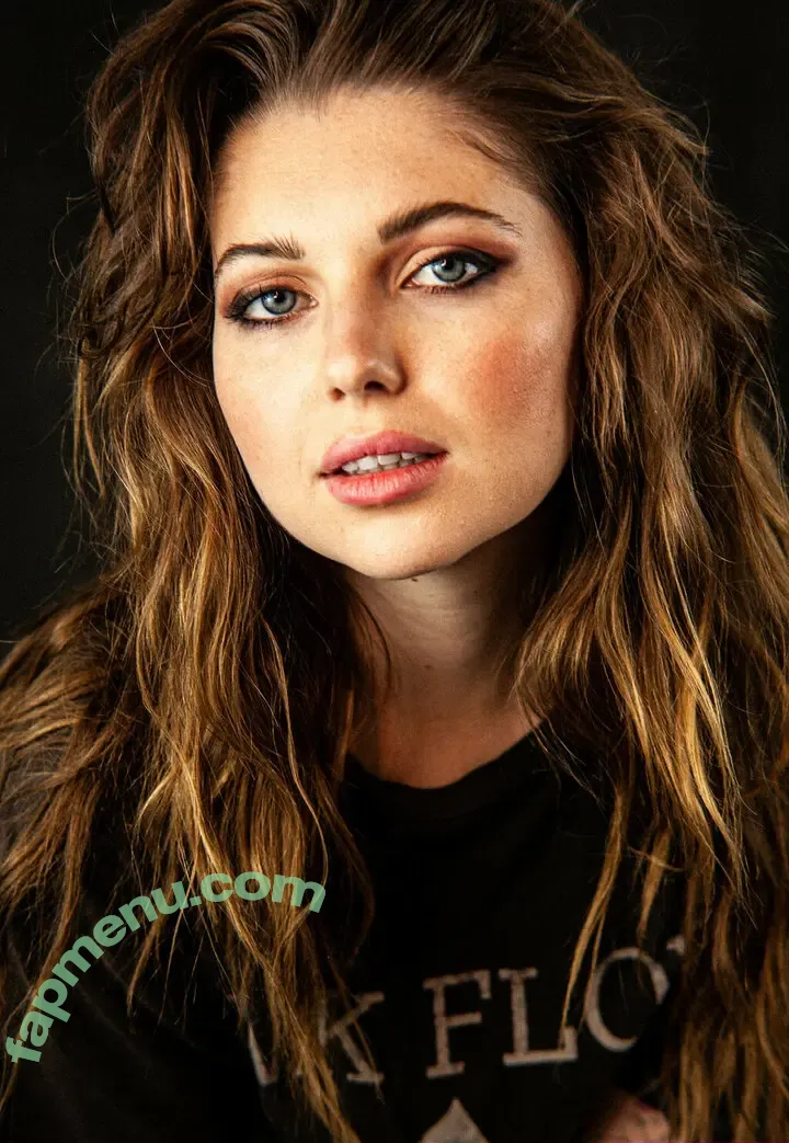 Sammi Hanratty nude photo #0531 (sammihanratty)