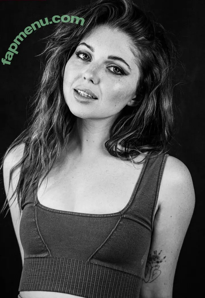 Sammi Hanratty nude photo #0533 (sammihanratty)