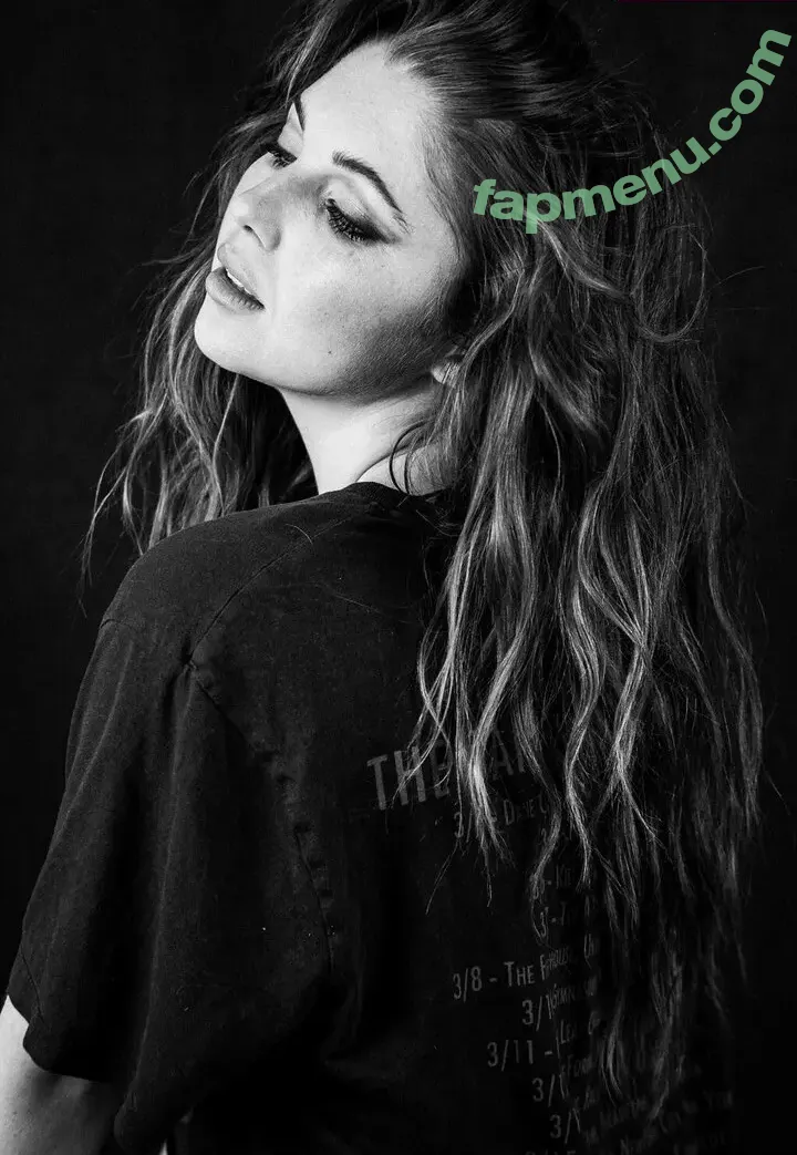 Sammi Hanratty nude photo #0536 (sammihanratty)