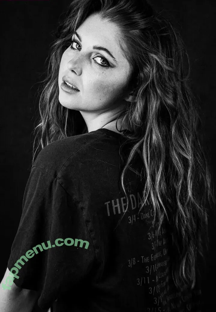 Sammi Hanratty nude photo #0544 (sammihanratty)