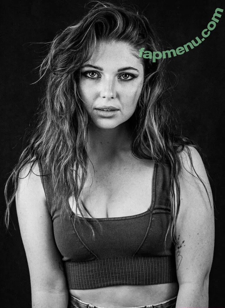 Sammi Hanratty nude photo #0557 (sammihanratty)