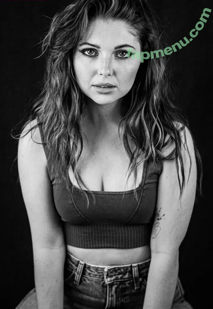 Sammi Hanratty nude photo #0560 (sammihanratty)