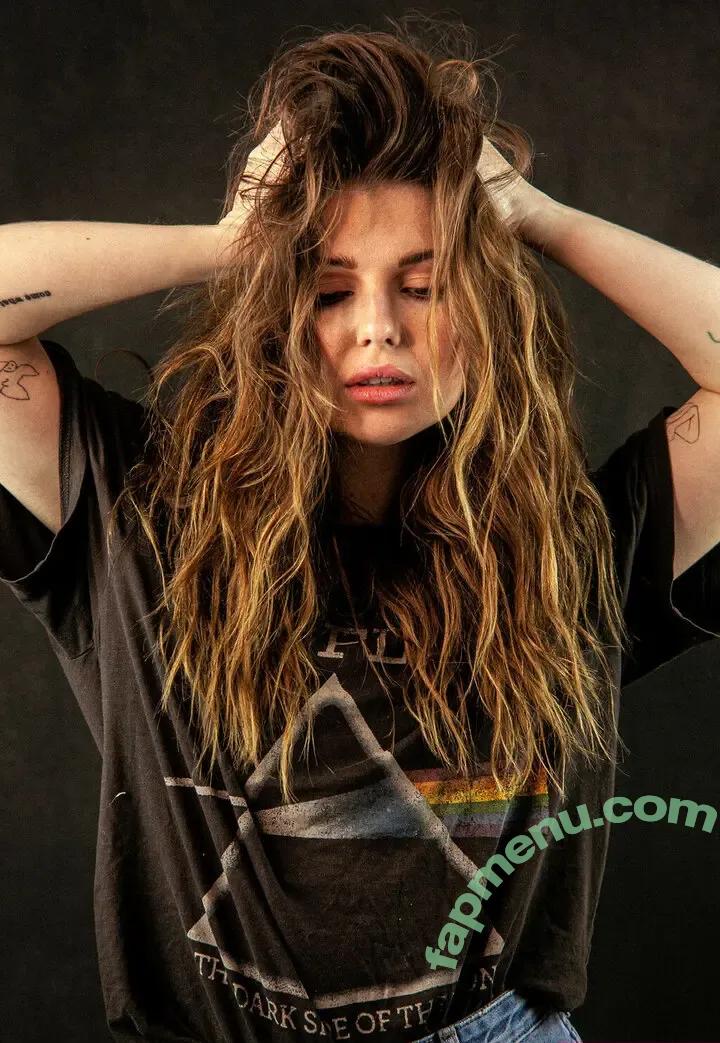 Sammi Hanratty nude photo #0575 (sammihanratty)