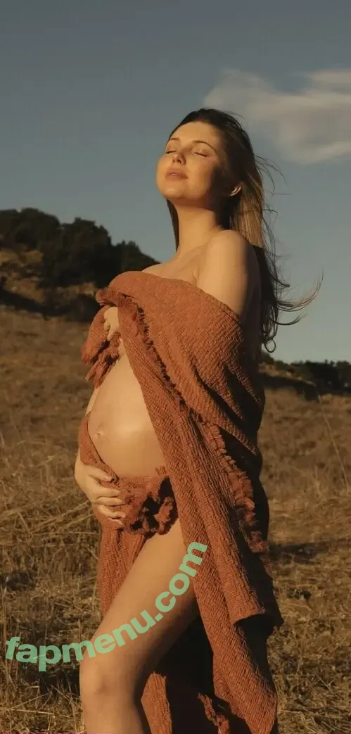 Sammi Hanratty nude photo #0618 (sammihanratty)