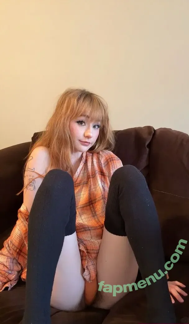 Sammynoodlesoup nude photo #0578 (thegoldengoddes / user)