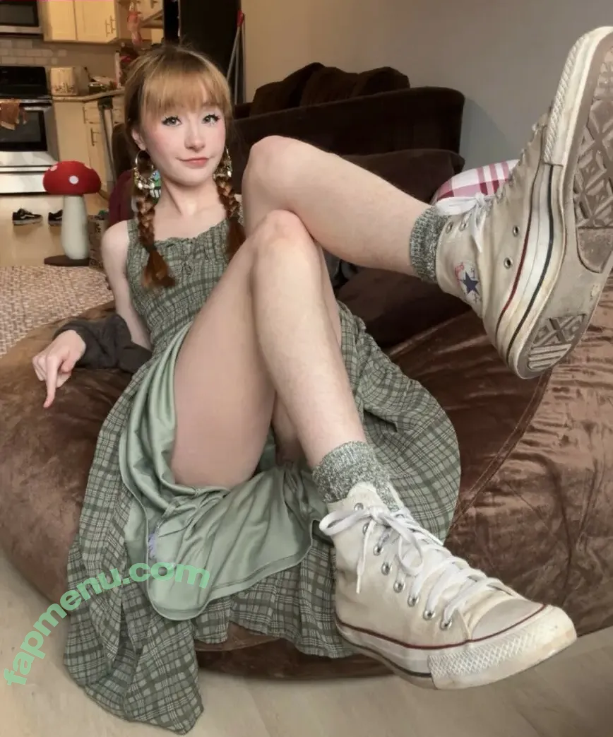 Sammynoodlesoup nude photo #0595 (thegoldengoddes / user)