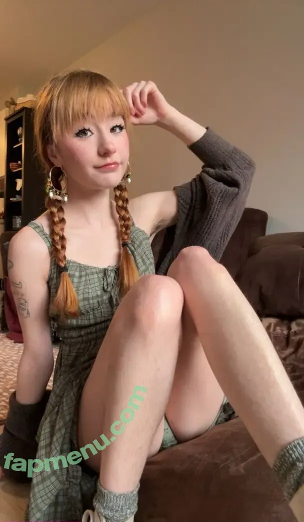 Sammynoodlesoup nude photo #0597 (thegoldengoddes / user)