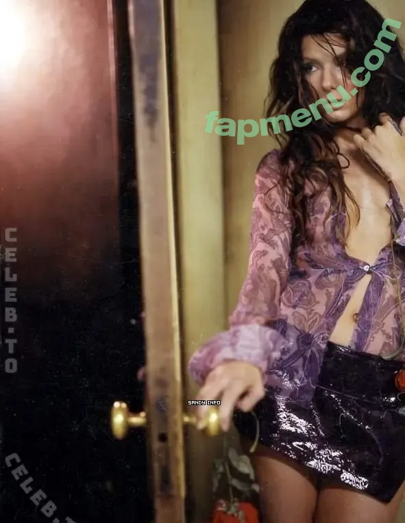 Sandra Bullock nude photo #0223 (sandra.bullock.official)