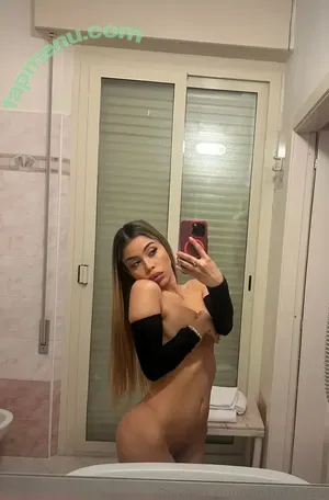 Sandra Trng / sandrattran nude photo #0011