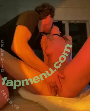 Sandy Swallow nude photo #0013 (Sandy4Swallow / sandyswallow)