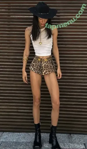  nude photo #0004