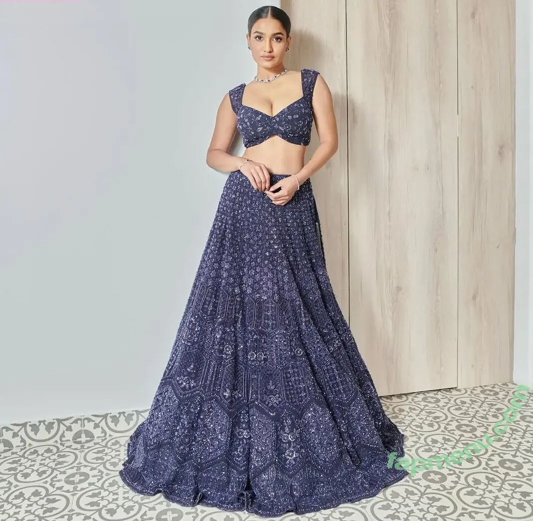 Saniya Iyappan nude photo #0022 (_saniya_iyappan_)