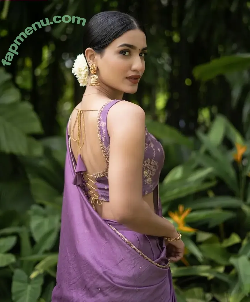 Saniya Iyappan nude photo #0023 (_saniya_iyappan_)