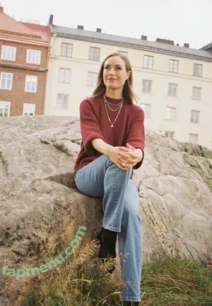 Sanna Marin / Finnish Prime Minister: / sannamarin nude photo #0440