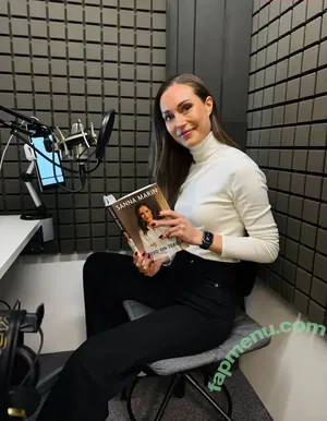 Sanna Marin / Finnish Prime Minister: / sannamarin nude photo #0471