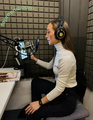 Sanna Marin / Finnish Prime Minister: / sannamarin nude photo #0472