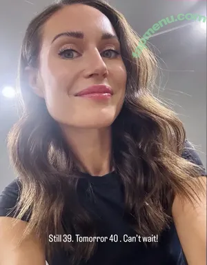 Sanna Marin / Finnish Prime Minister: / sannamarin nude photo #0536