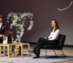 Sanna Marin / Finnish Prime Minister: / sannamarin nude photo #0565