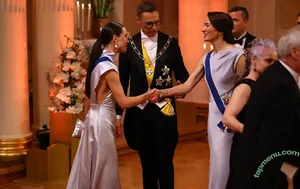 Sanna Marin / Finnish Prime Minister: / sannamarin nude photo #0613