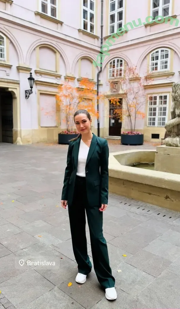 Sanna Marin nude photo #0449 (Finnish Prime Minister: / sannamarin)