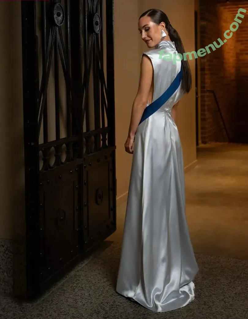 Sanna Marin nude photo #0628 (Finnish Prime Minister: / sannamarin)