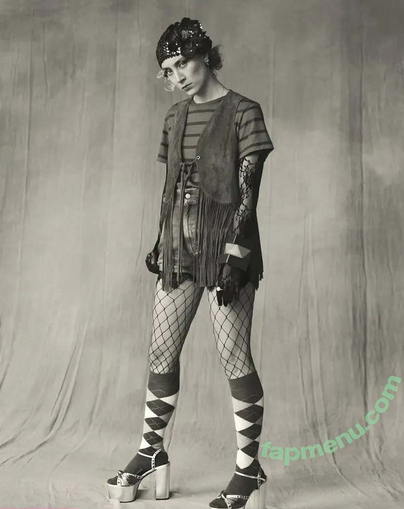 Saoirse Ronan nude photo #0539 (ronan.saoirse)