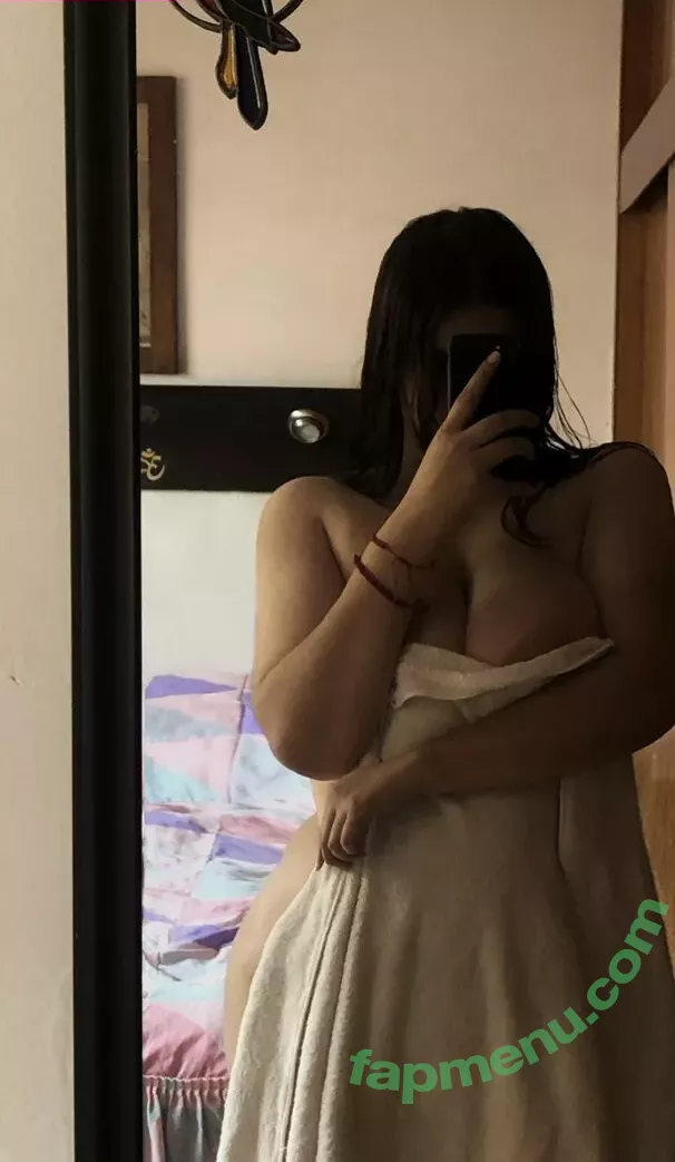 sar.eliii nude photo #0003 (sar.eliii)