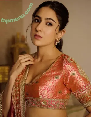 Sara Ali Khan / saraalikhan95 nude photo #0040