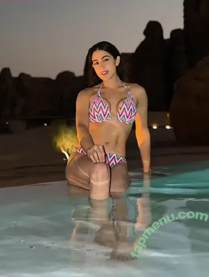 Sara Ali Khan / saraalikhan95 nude photo #0047