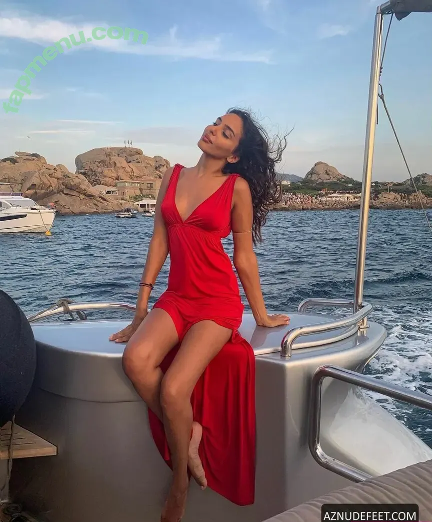 Sara Arfaoui nude photo #0011 (Sara Arfaoui)